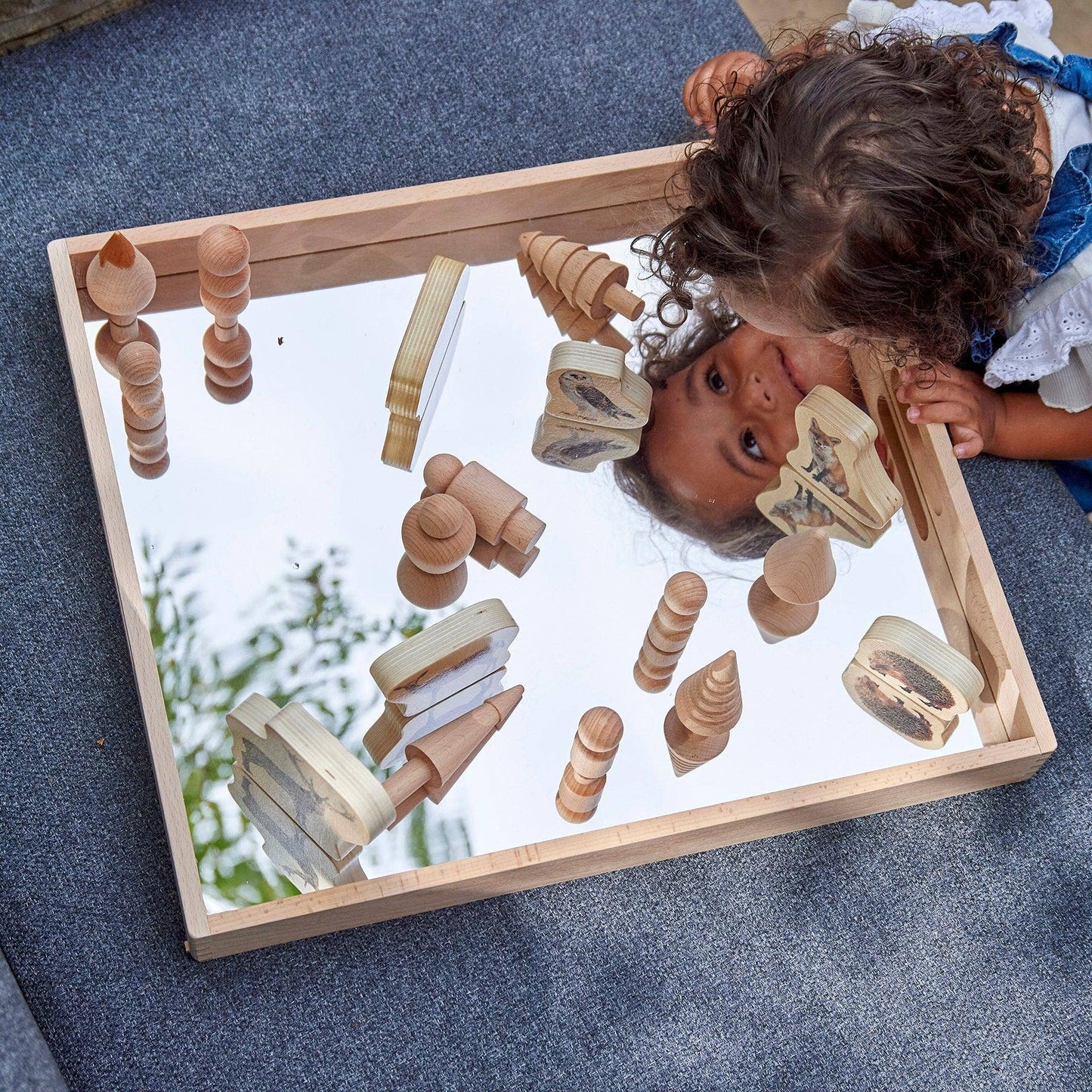 Große Spiegelschale aus Holz