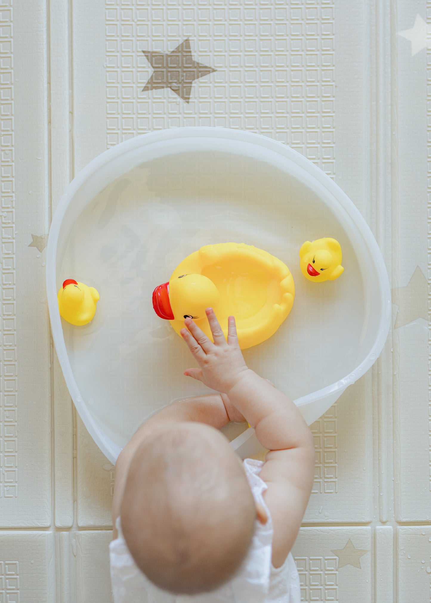 Play Tray - Sensorikschale für Babys und Kleinkinder