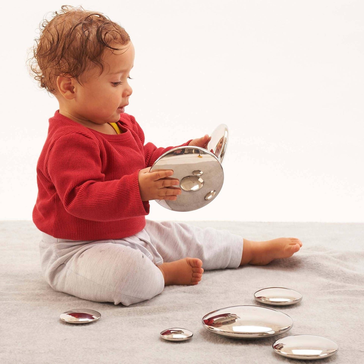 Sensorisch reflektierende silberne Knöpfe — Stapelung — Reflexion - A-Kids