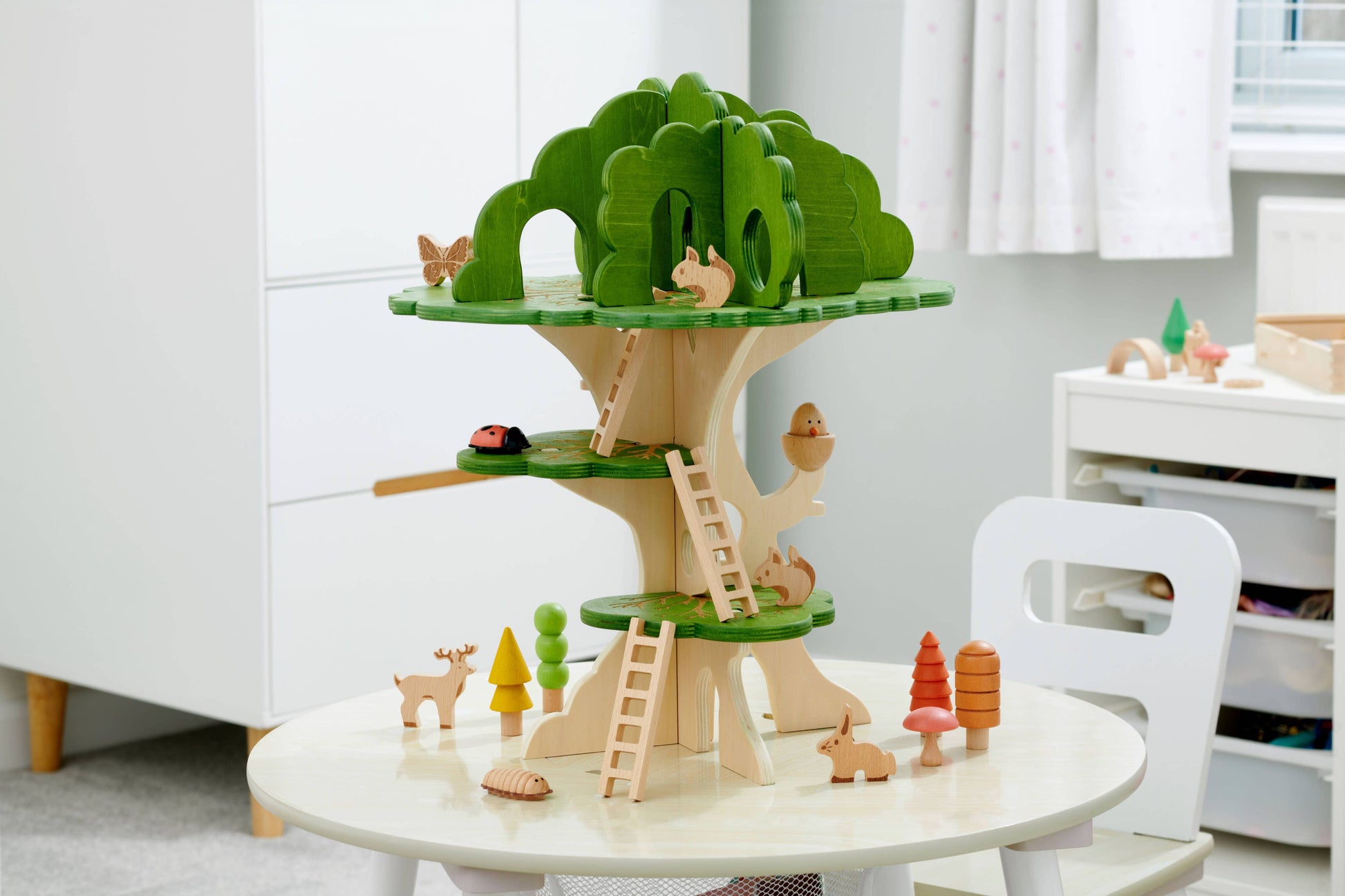 Woodland Trail Baumhaus – Holzspielzeug zur Förderung der Fantasie - A-Kids